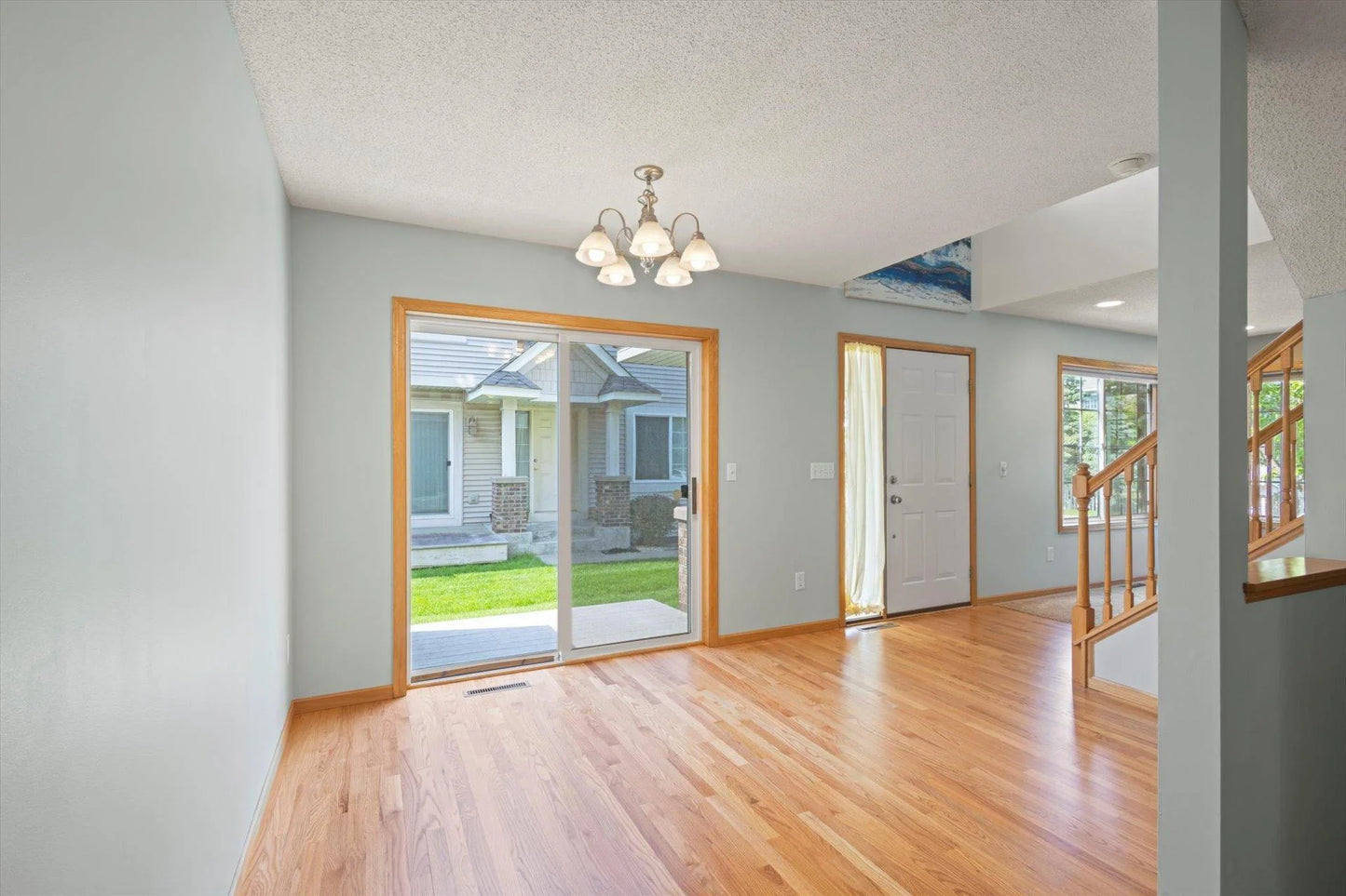 1663 County Road D , Maplewood, MN 55109