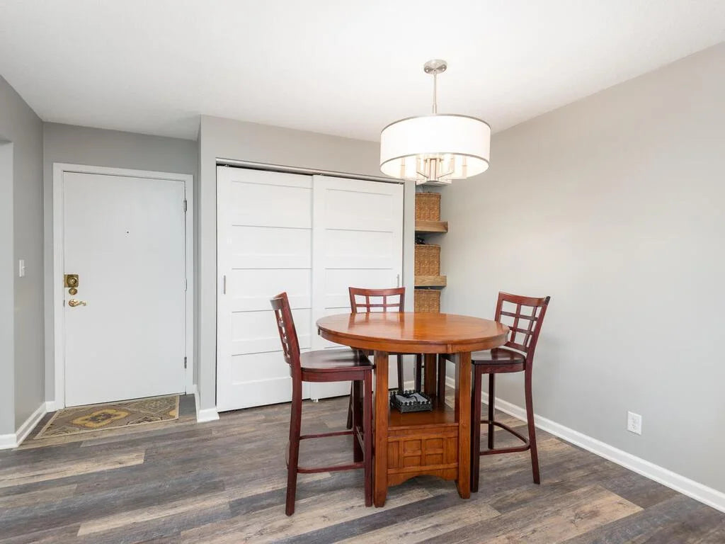 6423 Colony Way, Edina, MN 55435