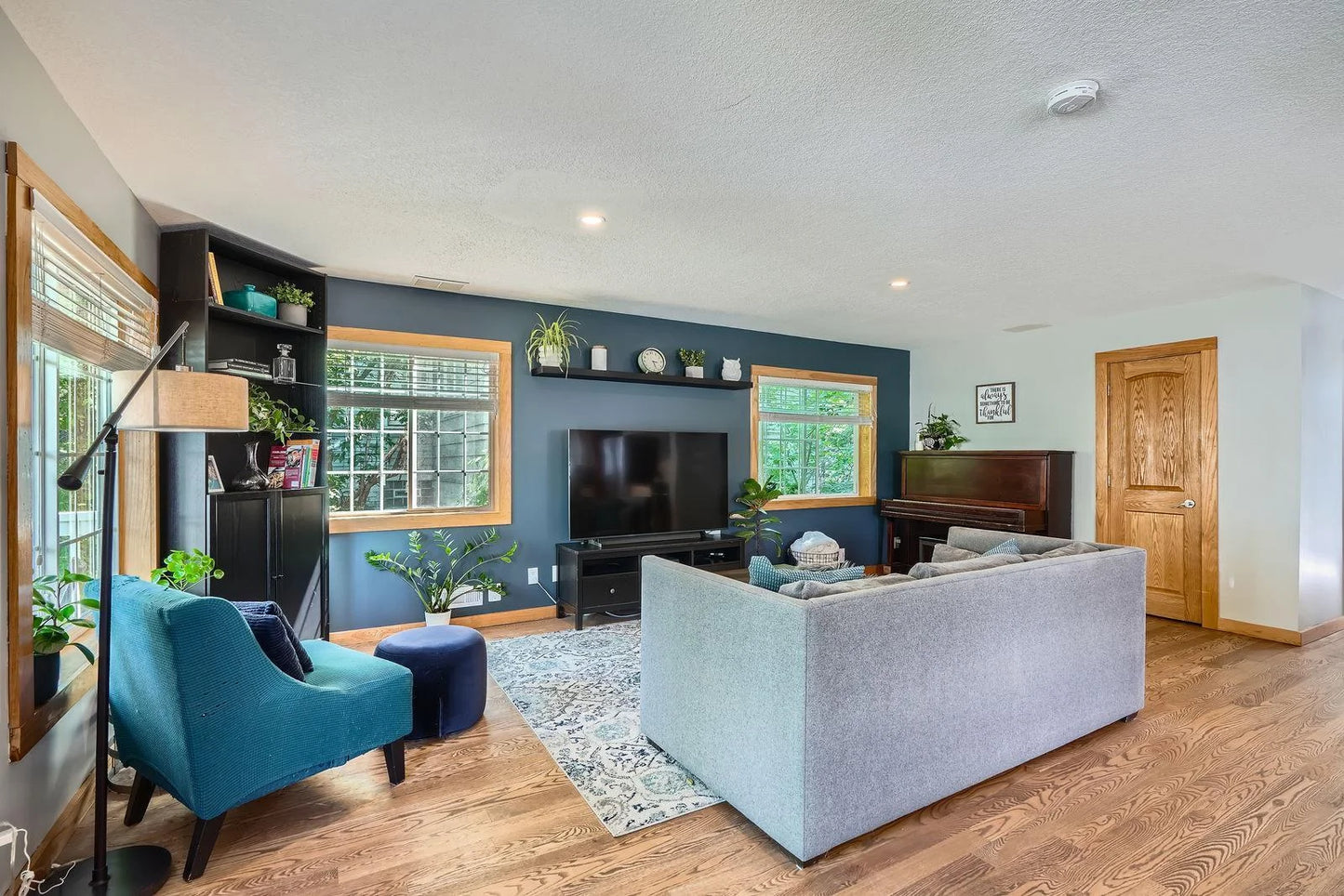 8 Queen Avenue, Minneapolis, MN 55405