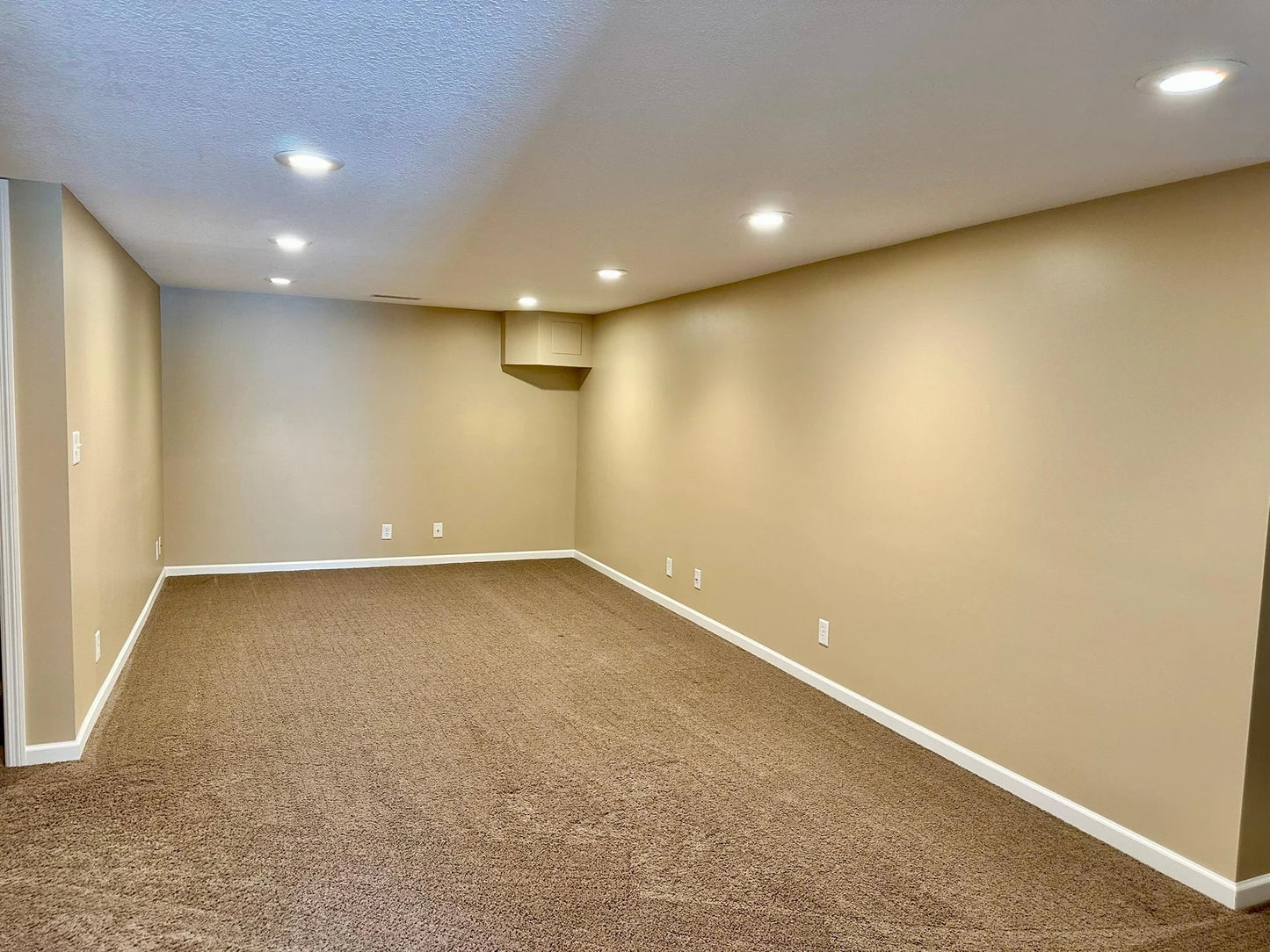 6190 Dell Lane, Woodbury, MN 55125