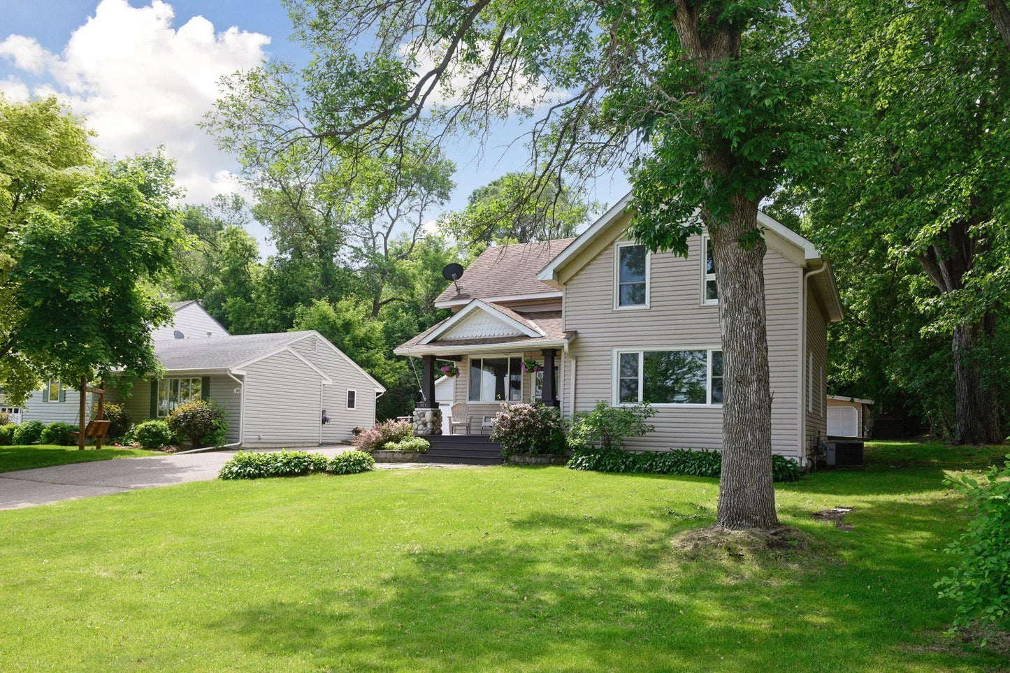 301 Lake Street, Waconia, MN 55387