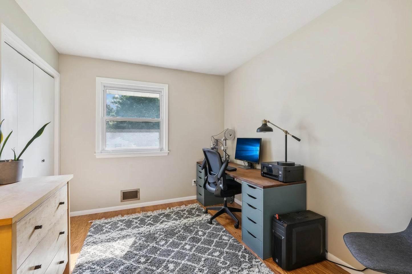 433 3rd Avenue, Osseo, MN 55369