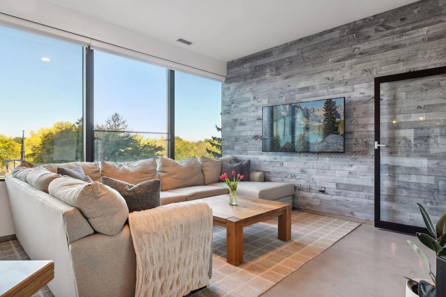 5601 Smetana Drive, Minnetonka, MN 55343