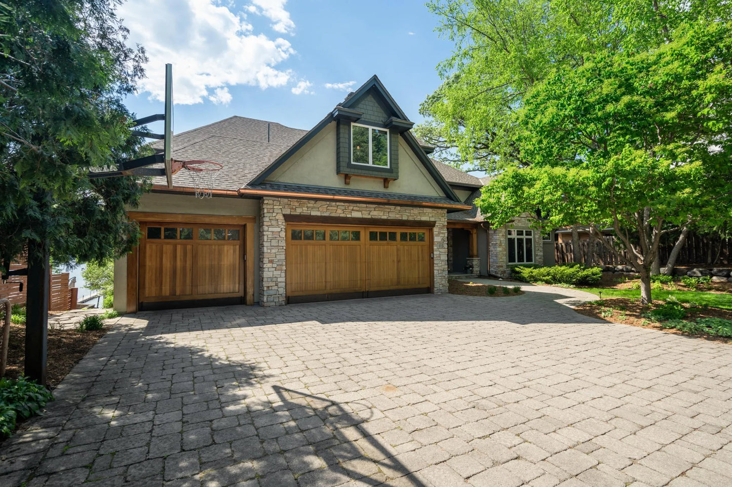 115 Wildwood Beach Road, Mahtomedi, MN 55115