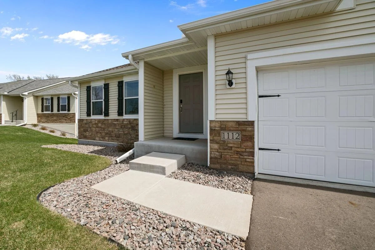 1112 Natalie Avenue, Montrose, MN 55363