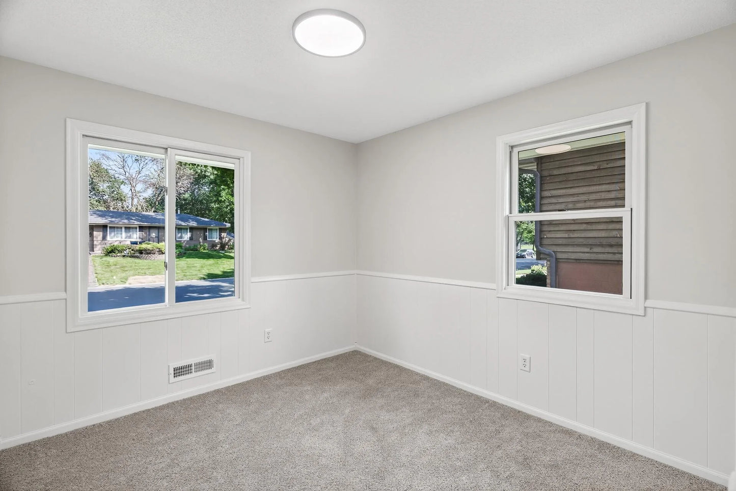 1042 Sibley Street, Shakopee, MN 55379