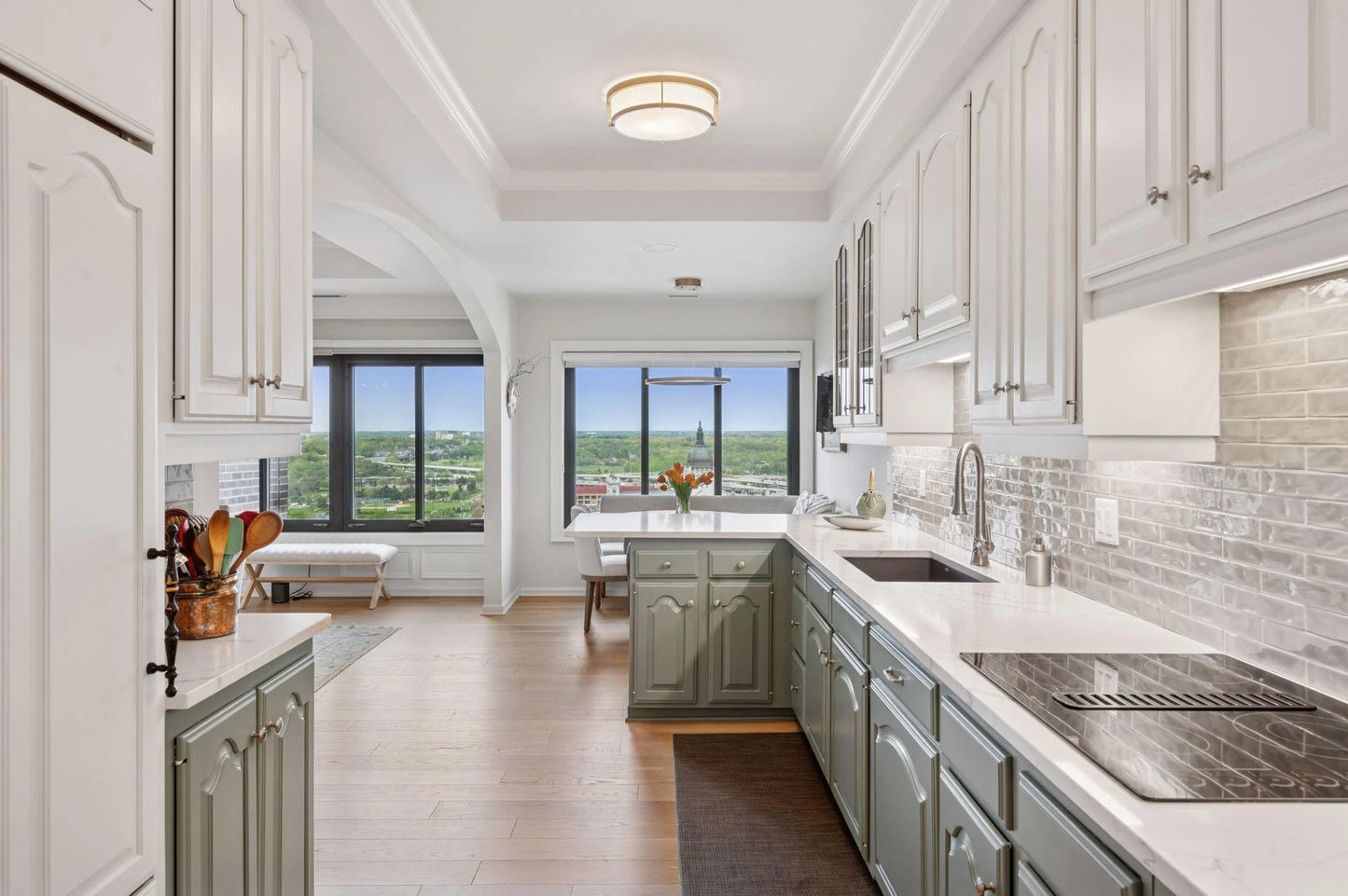 1201 Yale Place, Minneapolis, MN 55403