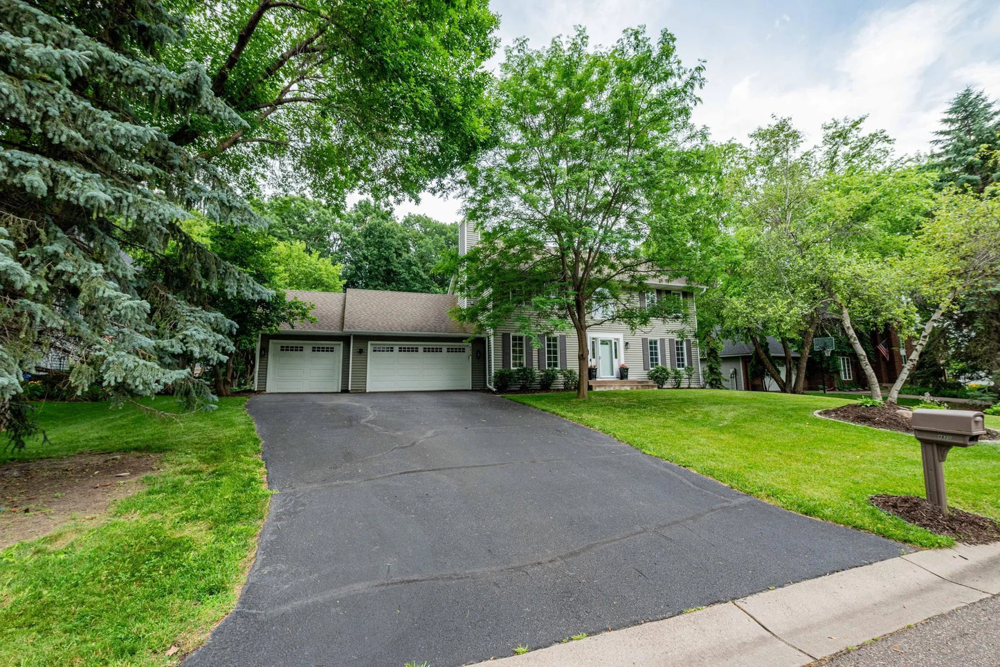 4810 Juneau Lane, Plymouth, MN 55446