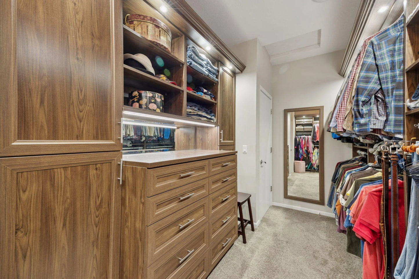 10460 Bluff Circle, Chanhassen, MN 55318