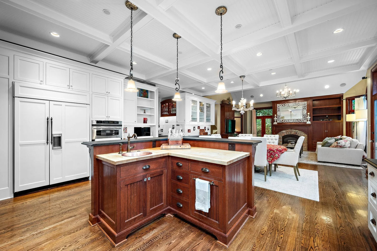 6155 Murray Court, Shorewood, MN 55331