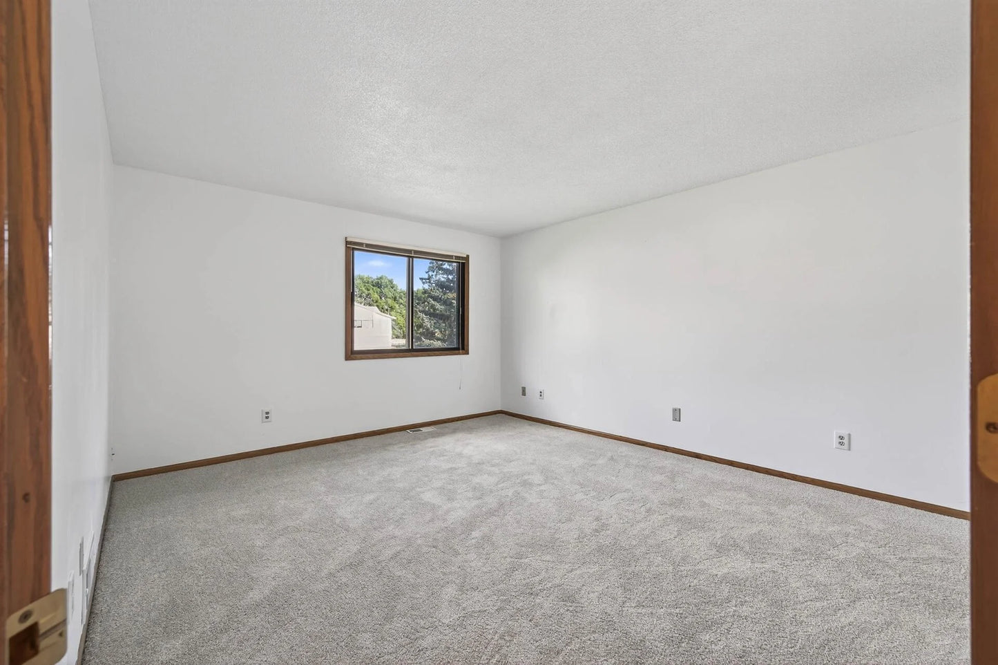 4284 Parkview Court, Vadnais Heights, MN 55127