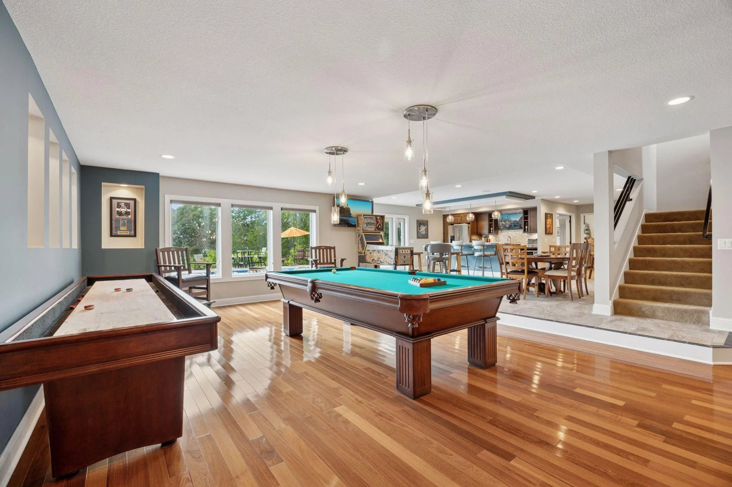10460 Bluff Circle, Chanhassen, MN 55318