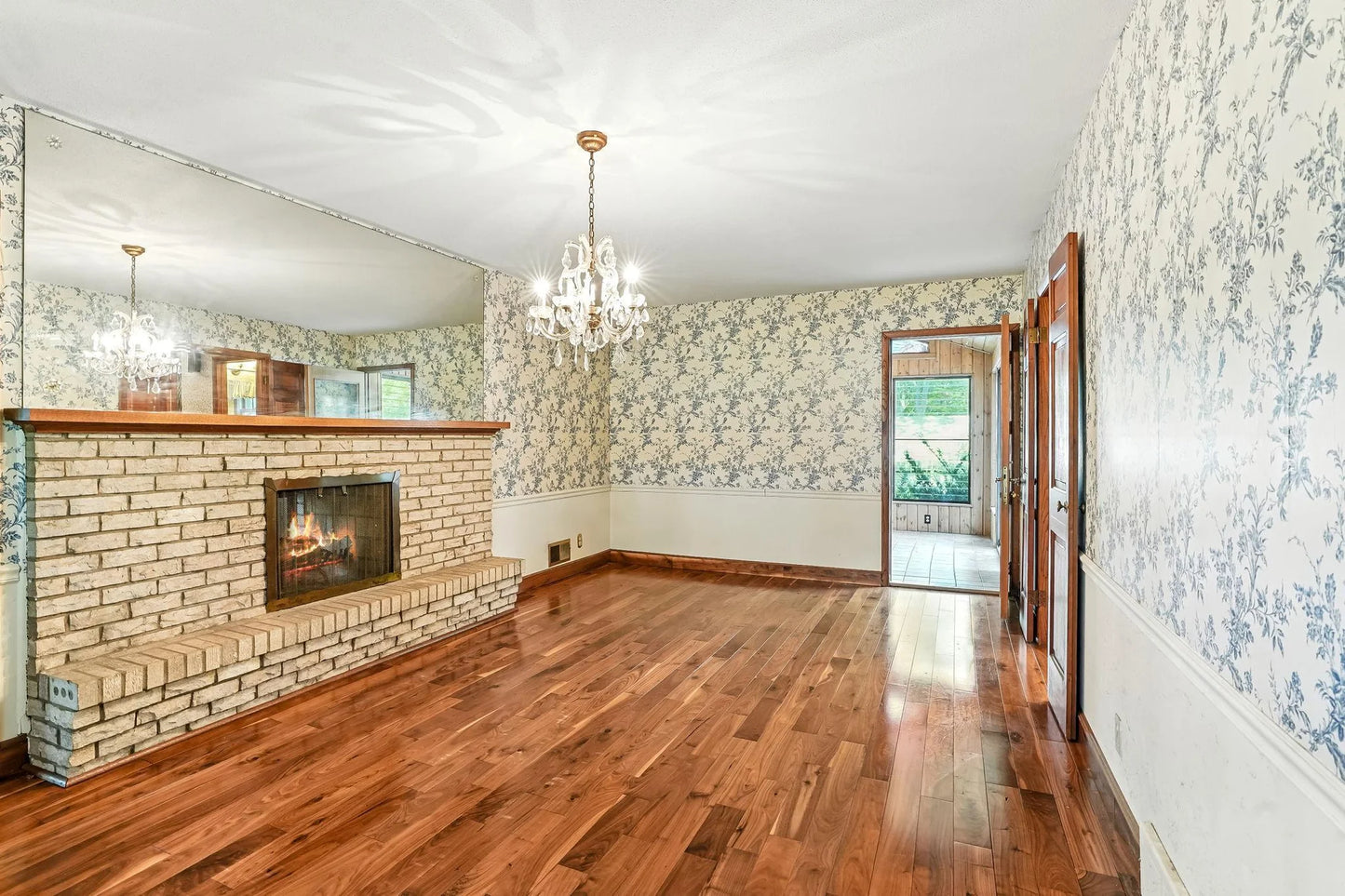 301 Kenmar Circle, Minnetonka, MN 55305