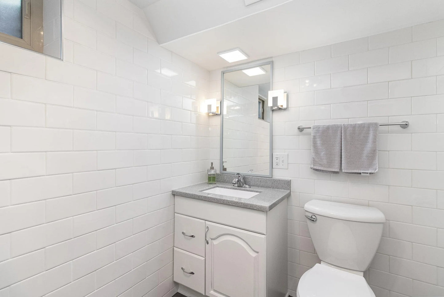 10424 Zenith Avenue, Bloomington, MN 55431
