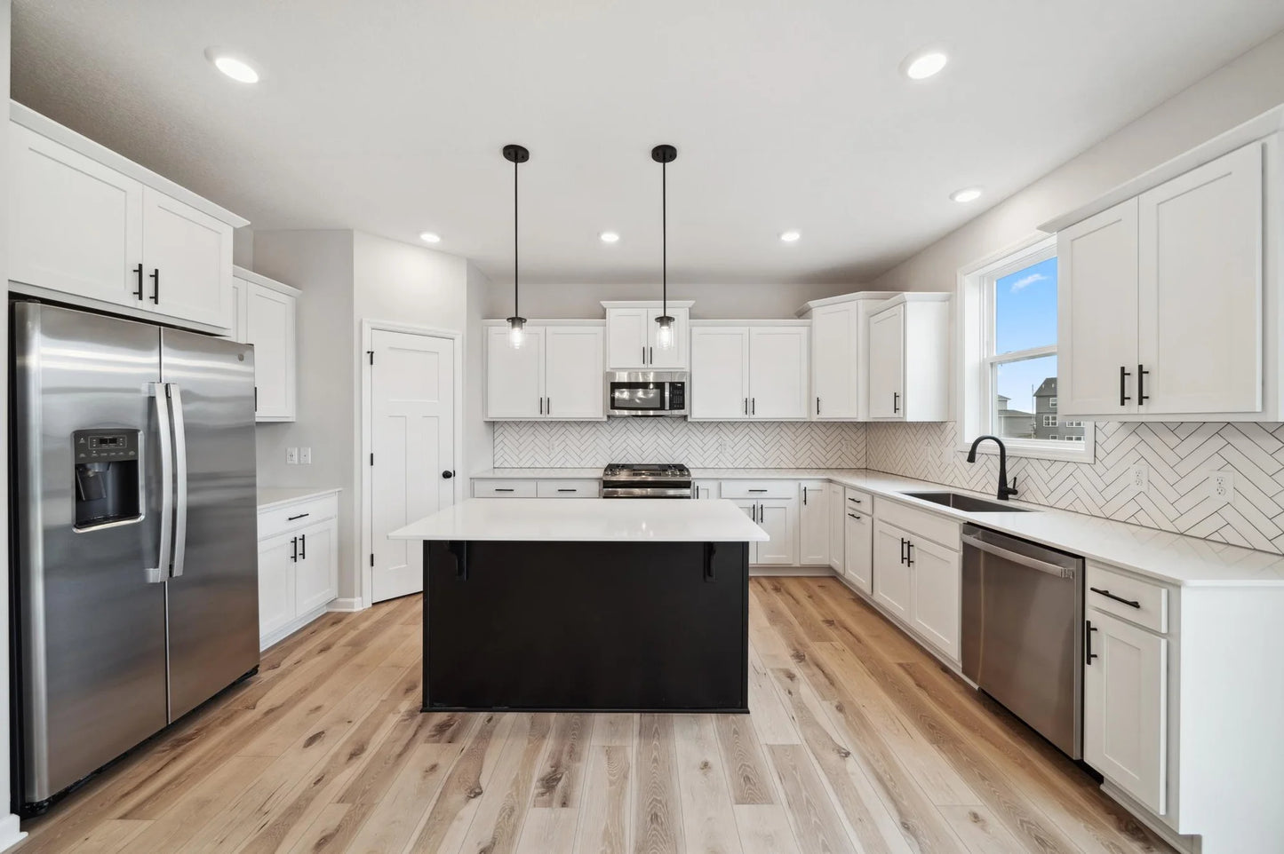 2735 Kenwood Avenue, Saint Michael, MN 55376