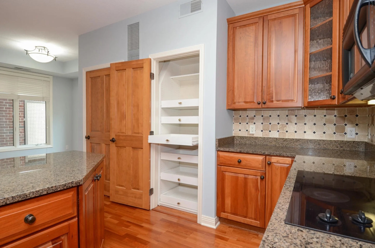5225 Grandview Square, Edina, MN 55436