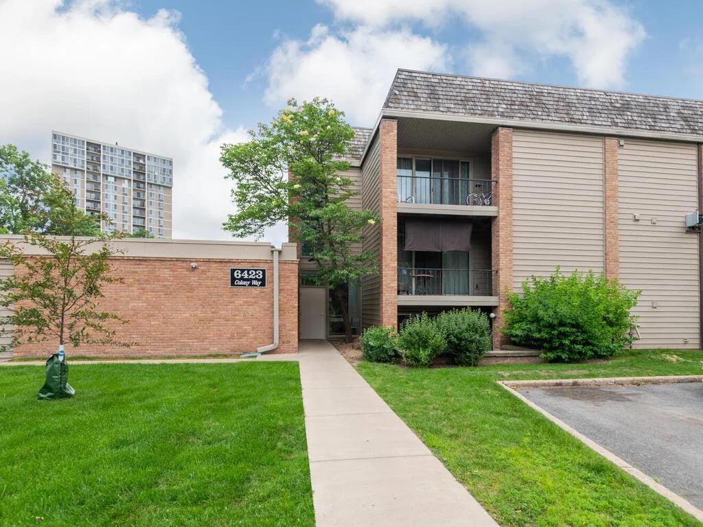 6423 Colony Way, Edina, MN 55435