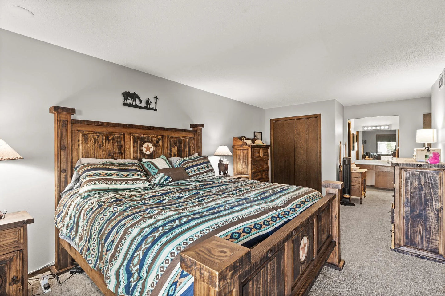 6085 Lincoln Drive, Edina, MN 55436