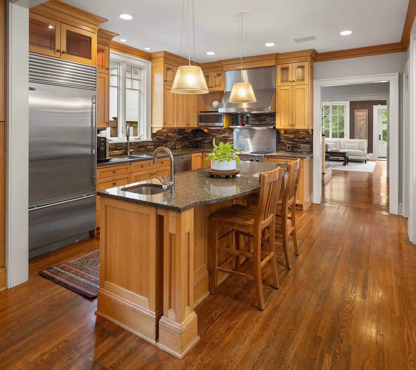 2554 Lake Of The Isles Parkway, Minneapolis, MN 55405