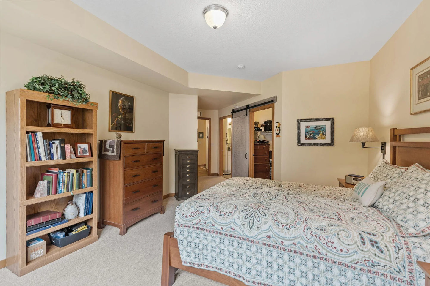2565 Franklin Avenue, Saint Paul, MN 55114