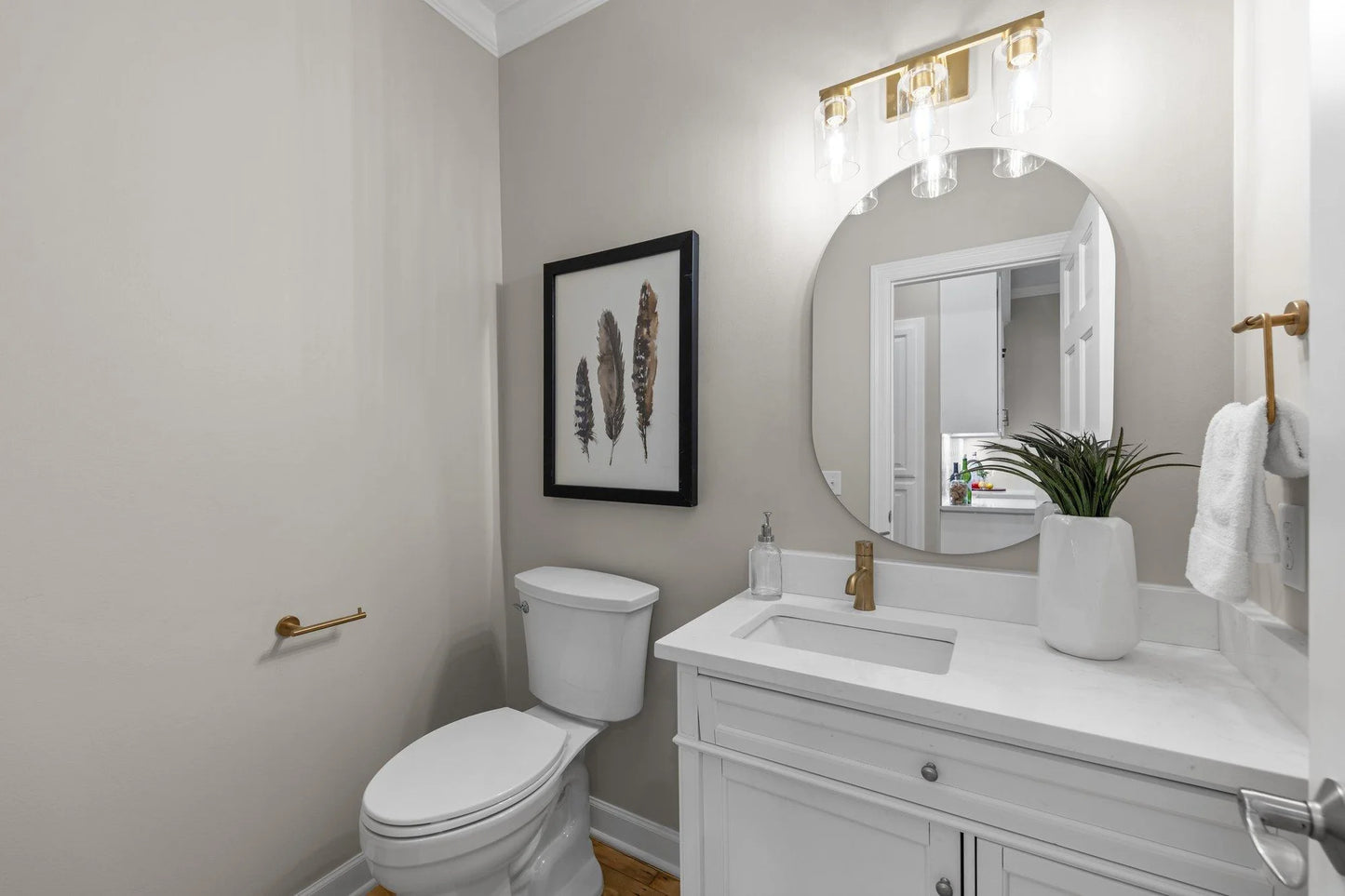 6305 Mcintyre Point, Edina, MN 55439