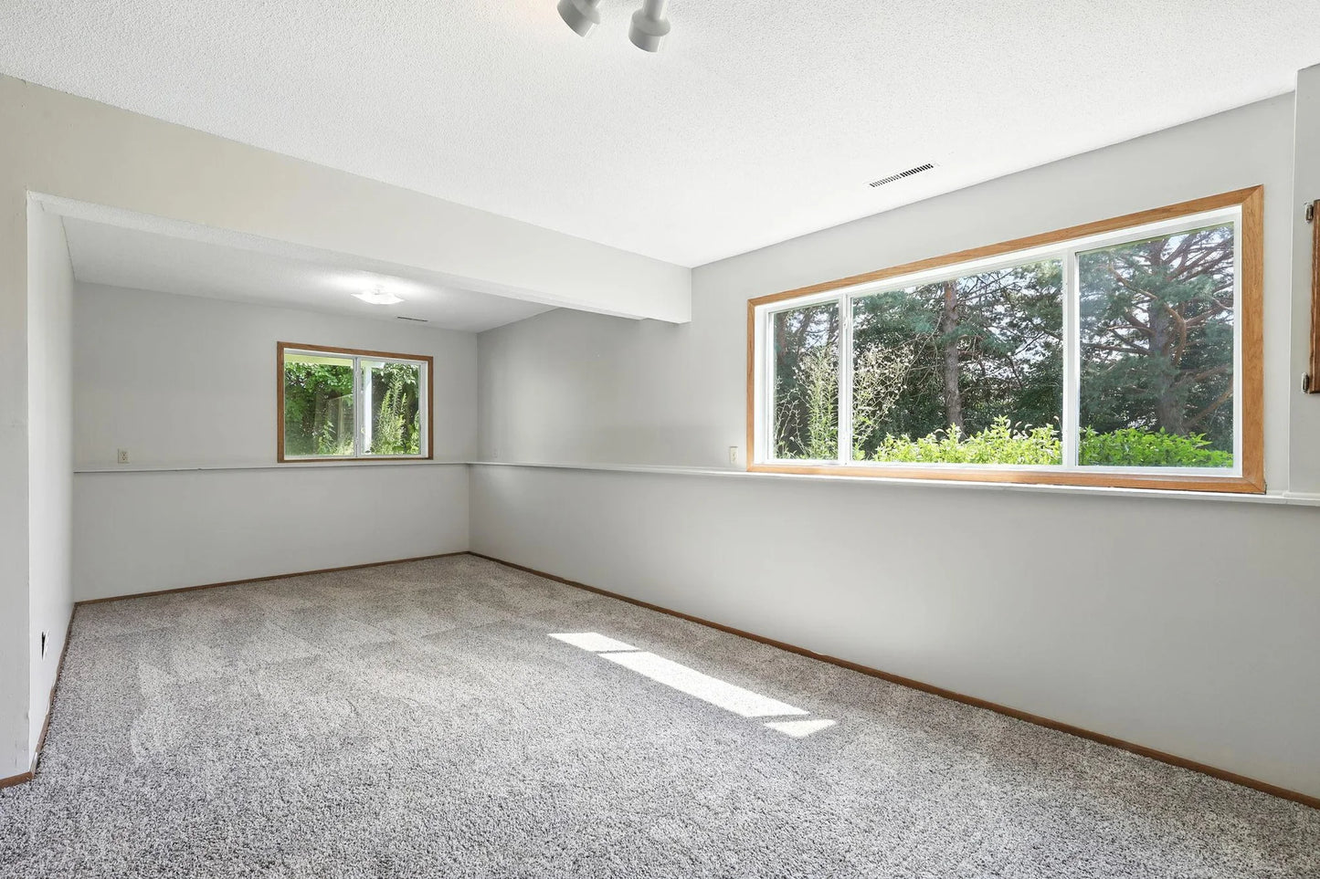 2515 Royals Drive, Minnetonka, MN 55305