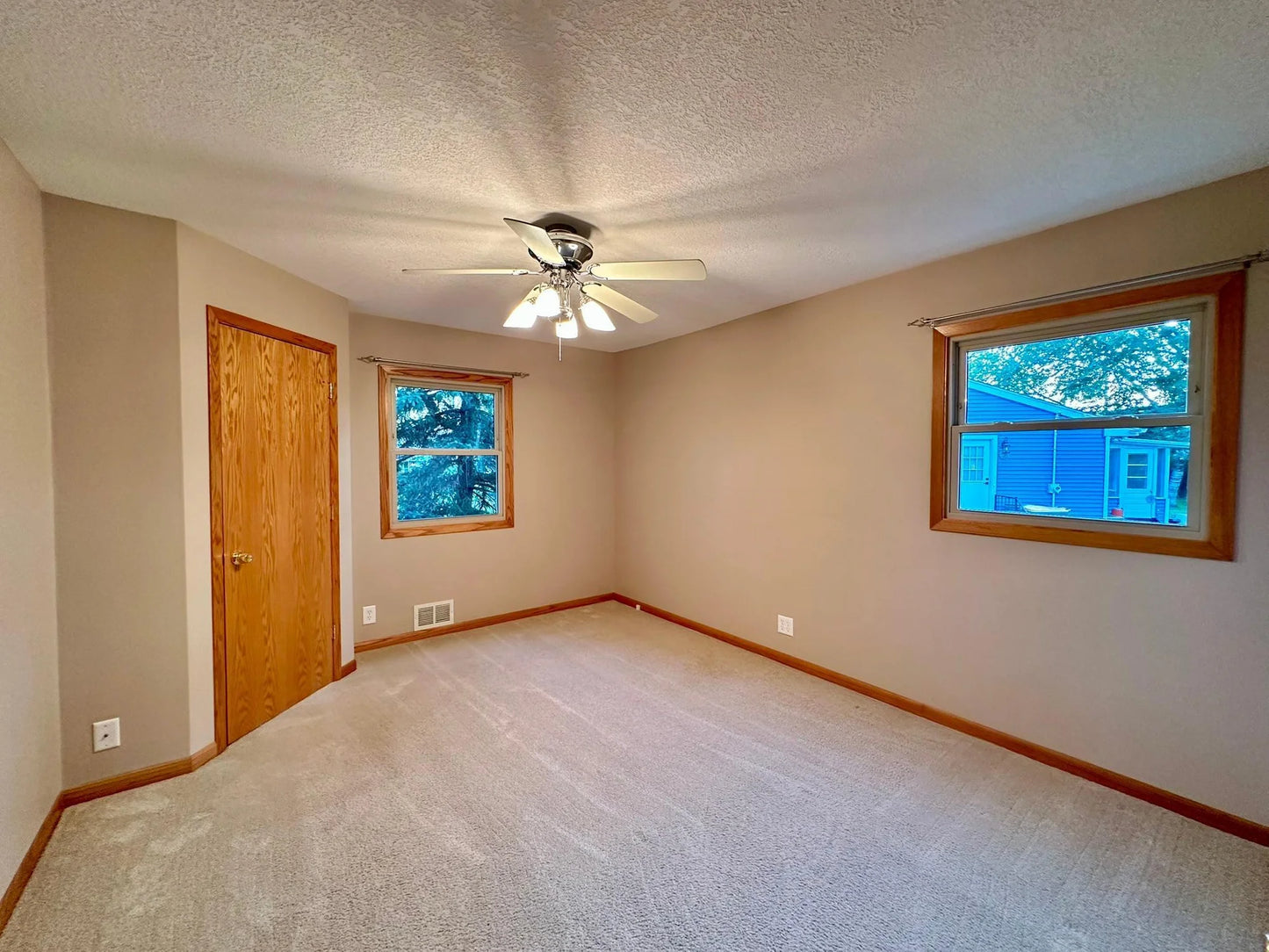 6190 Dell Lane, Woodbury, MN 55125