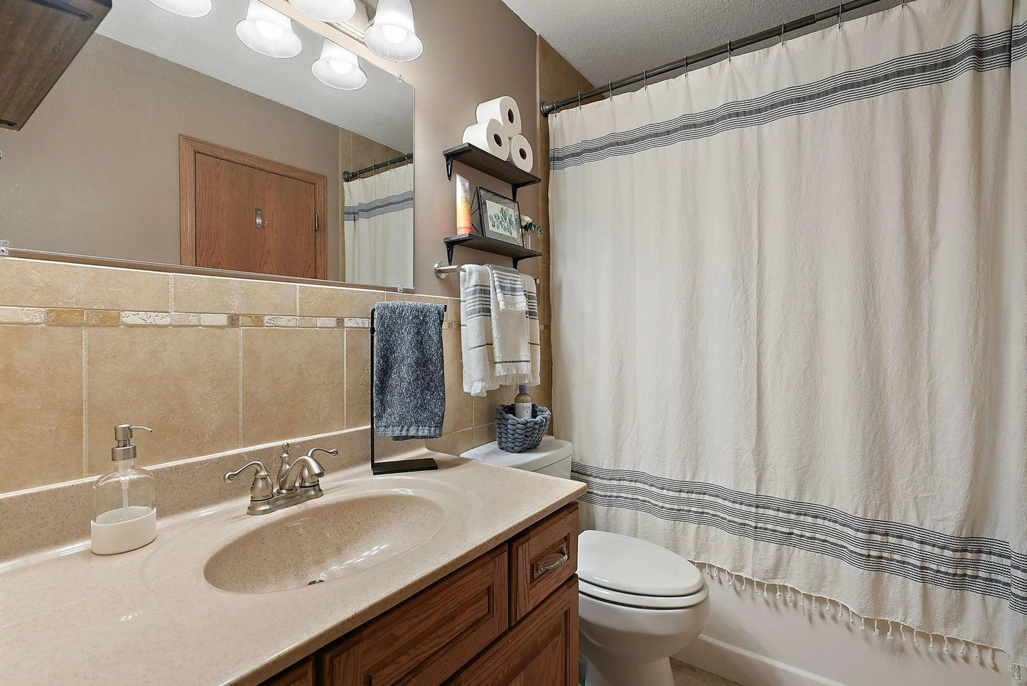 5237 Scott Avenue, Crystal, MN 55429
