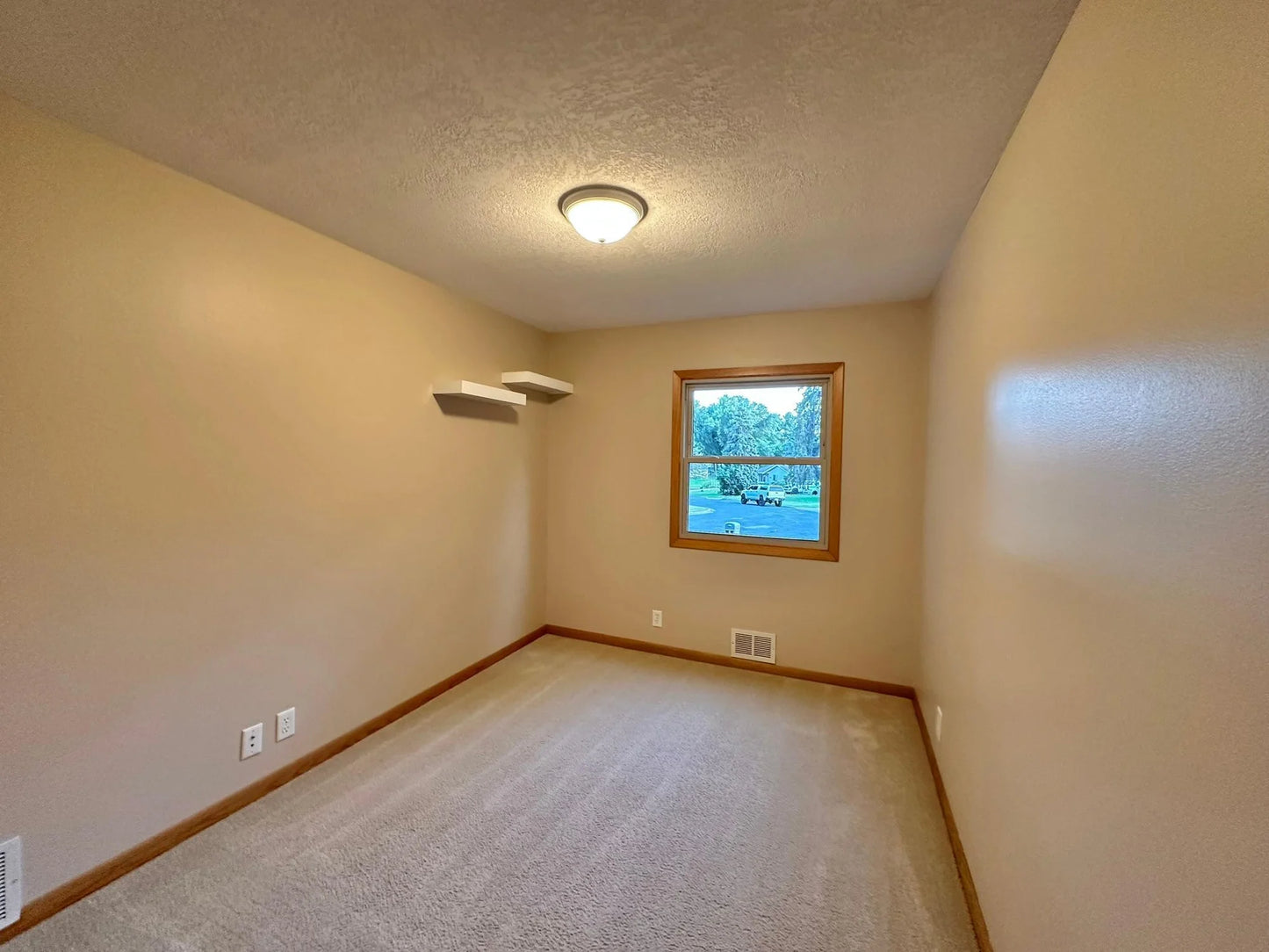 6190 Dell Lane, Woodbury, MN 55125