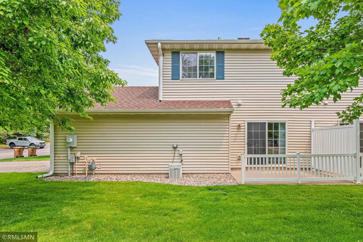 4923 Grenwich Place, Oakdale, MN 55128