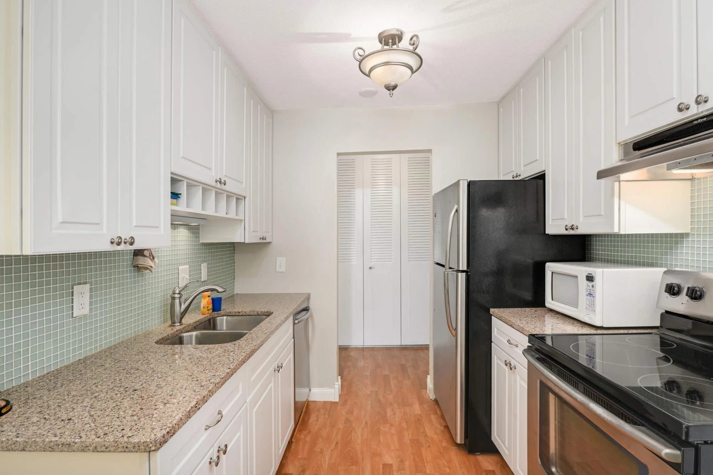 4370 Brookside Court, Edina, MN 55436