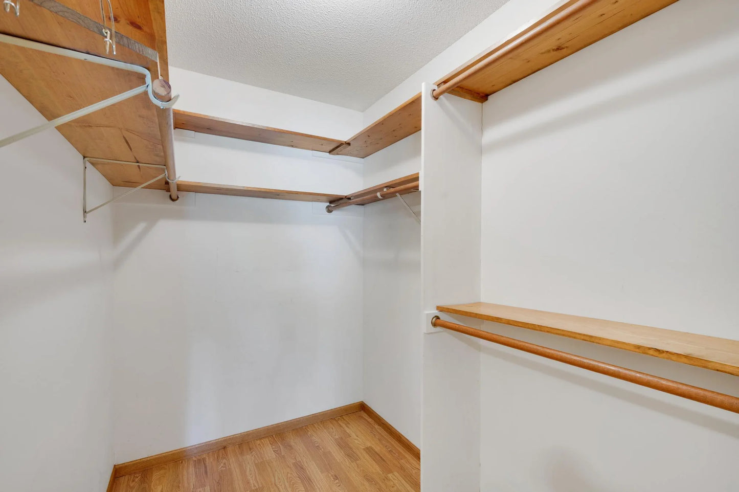 105 Knollwood Street, Annandale, MN 55302