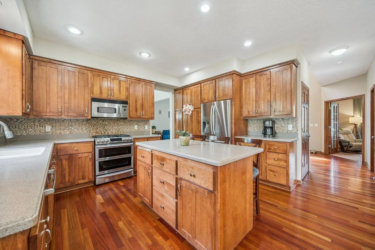 4628 Pinetree Curve, Eagan, MN 55122