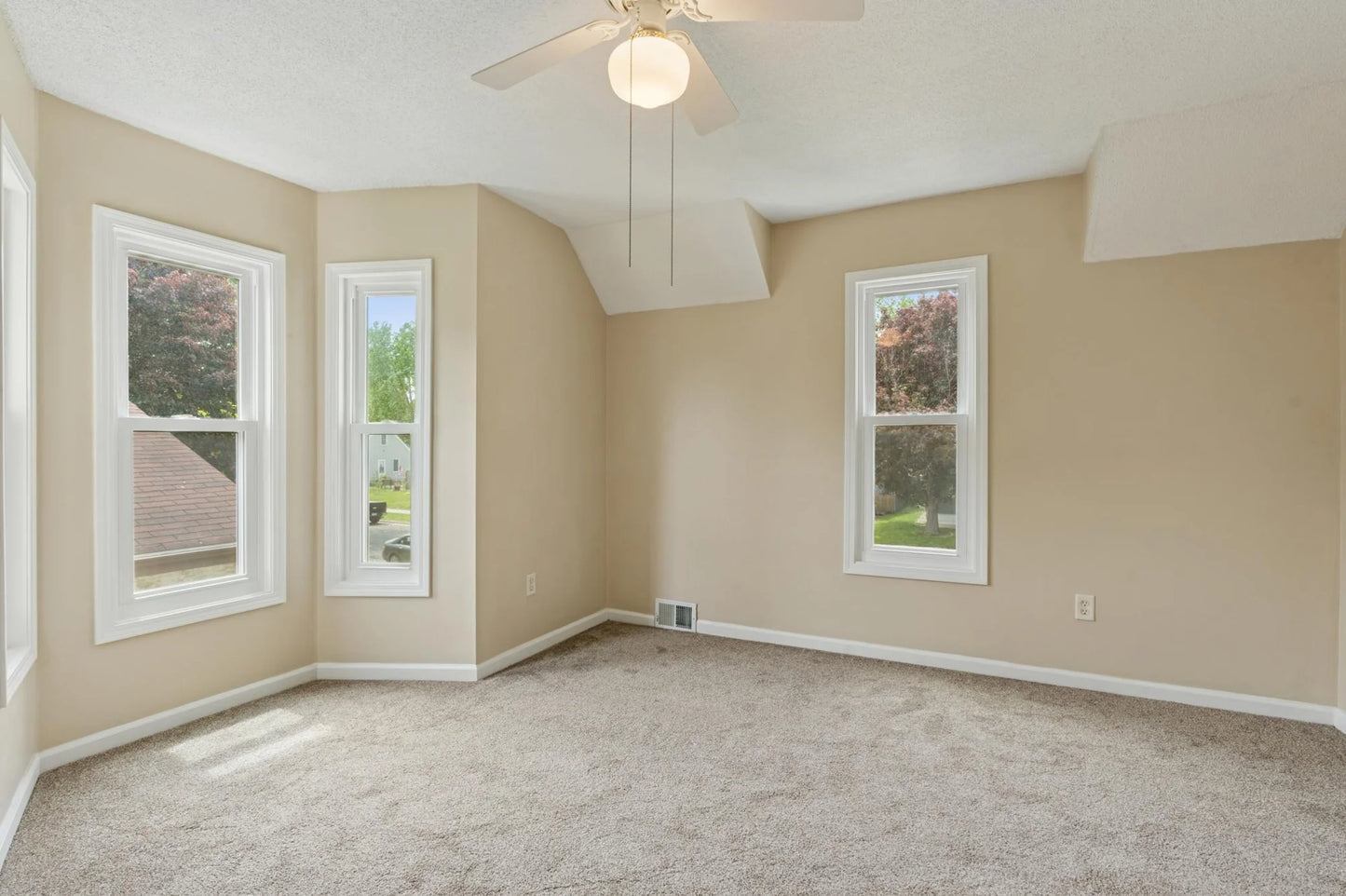 522 16th Avenue, South Saint Paul, MN 55075
