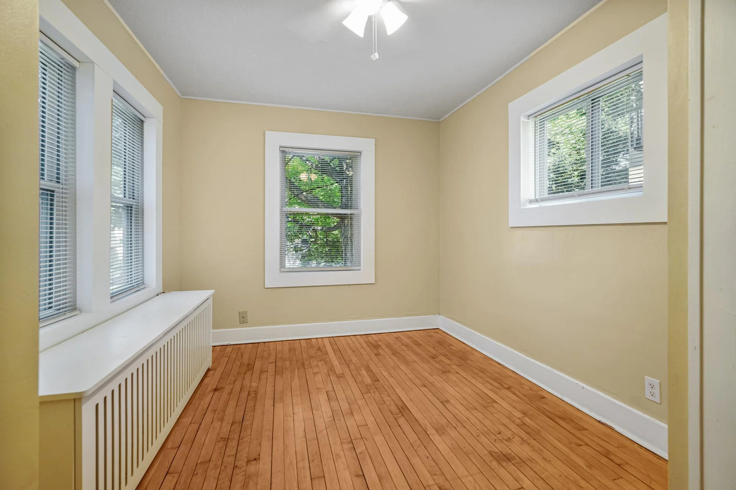 2512 Dupont Avenue, Minneapolis, MN 55405