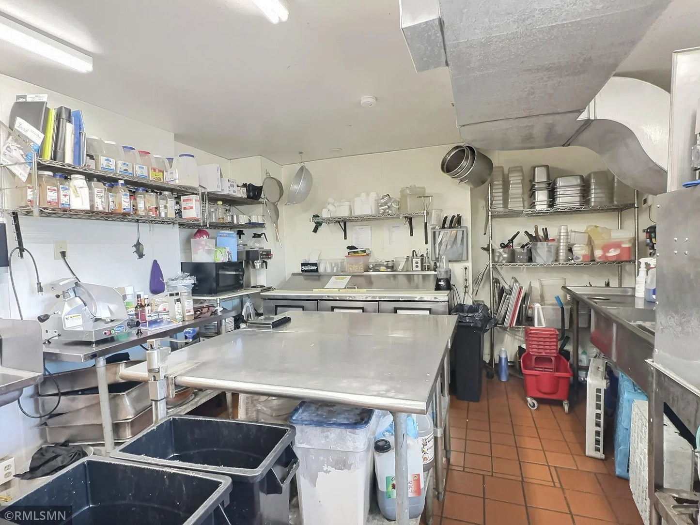 10480 State Highway 24 , Annandale, MN 55302