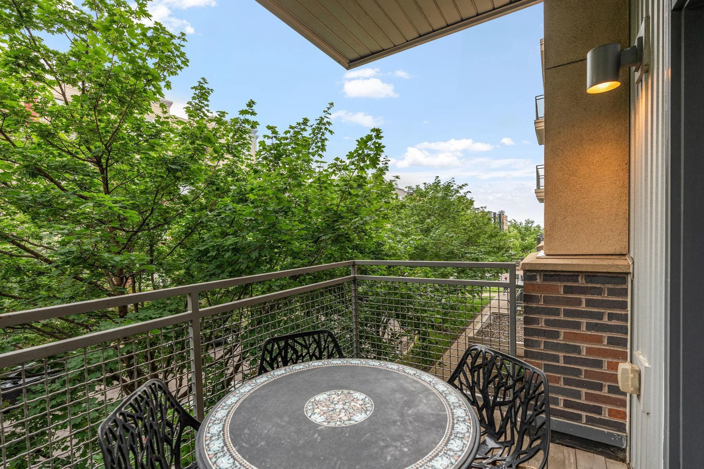 2565 Franklin Avenue, Saint Paul, MN 55114