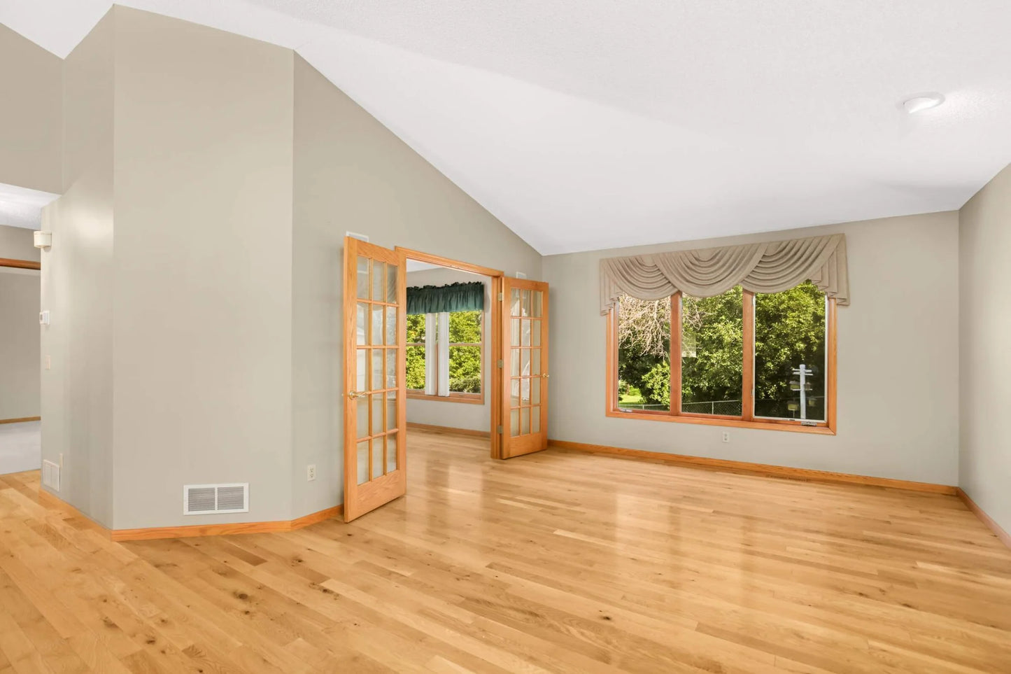 1985 Cope Avenue, Maplewood, MN 55109