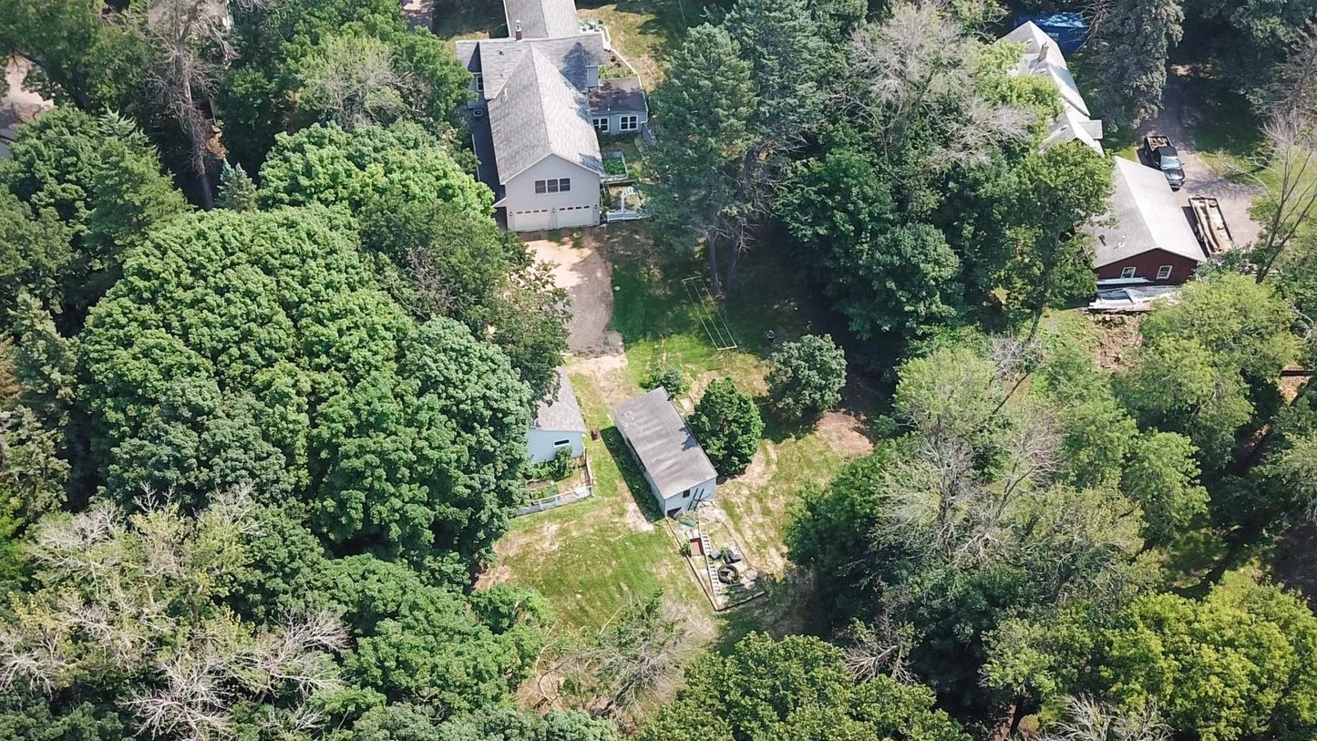 4760 Vine Hill Road, Deephaven, MN 55331