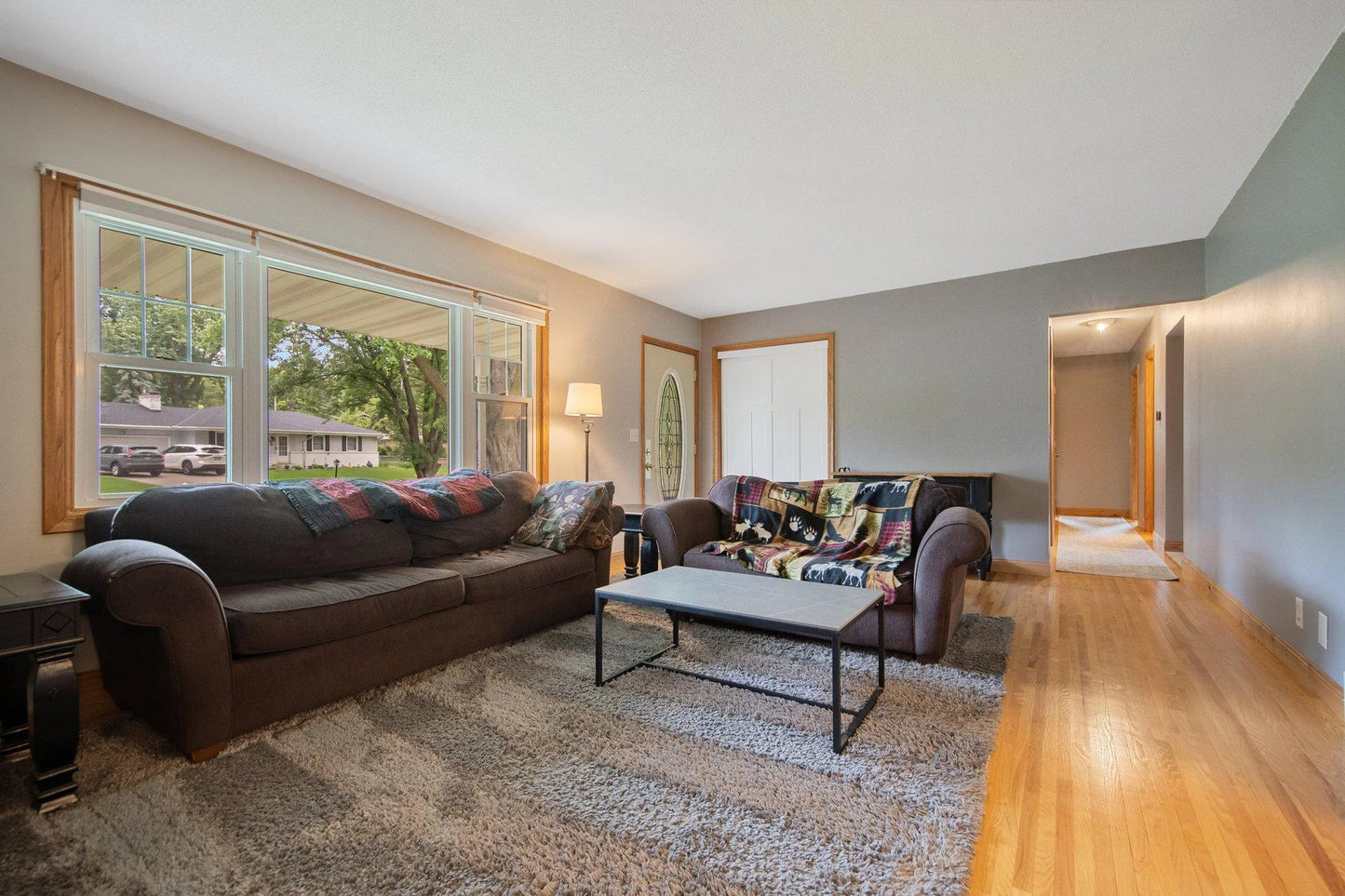 521 Unique Drive, Burnsville, MN 55337