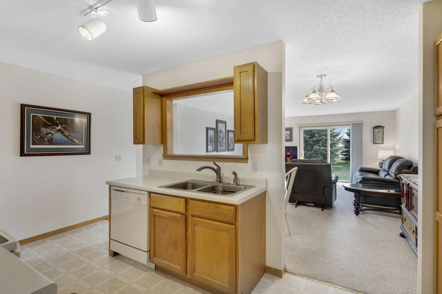10450 64th Way, Albertville, MN 55301