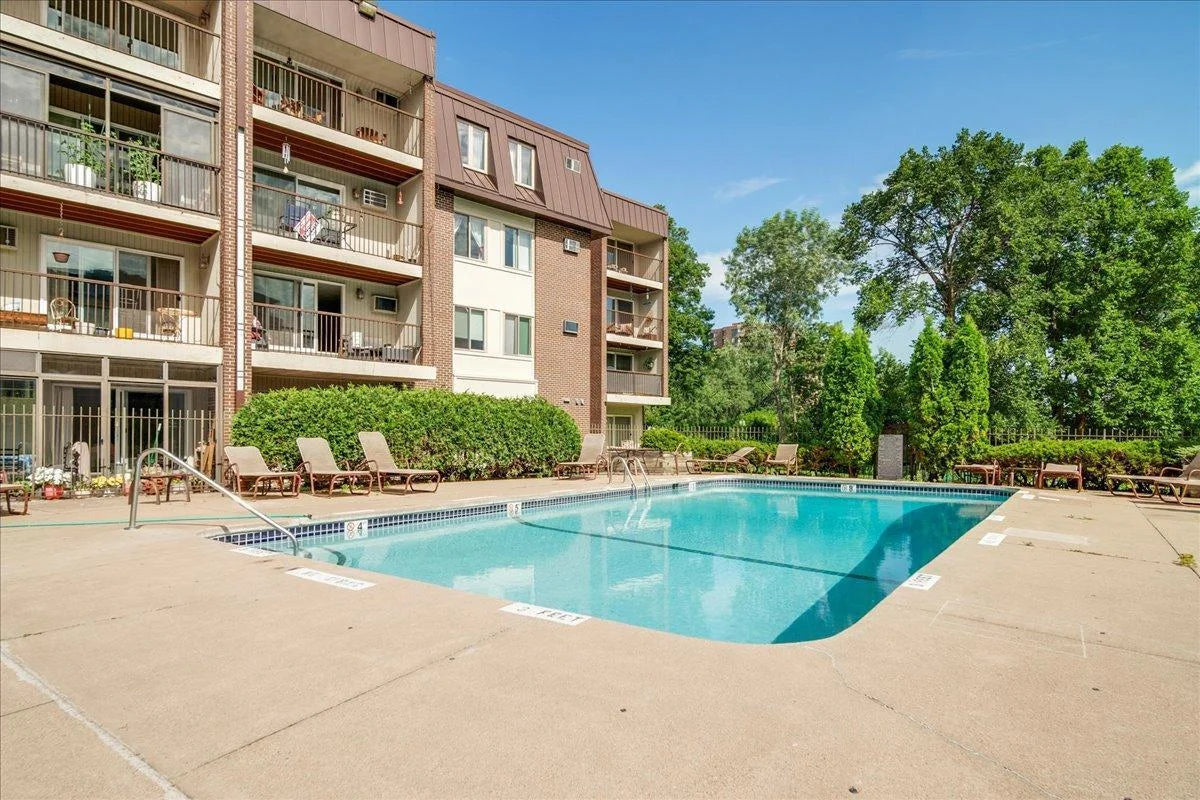 4820 Park Commons Drive, Saint Louis Park, MN 55416