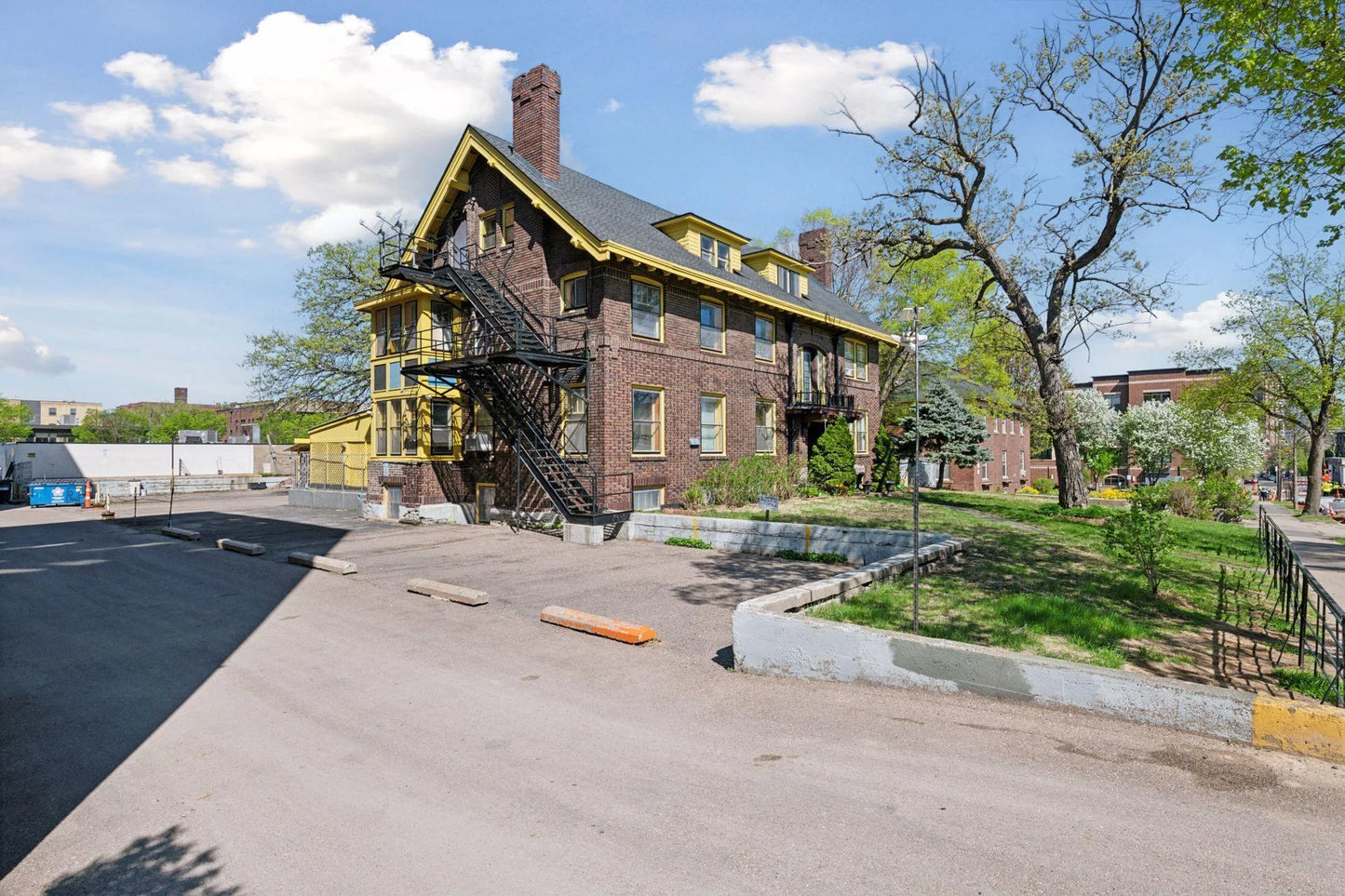 2110 1st Avenue, Minneapolis, MN 55404
