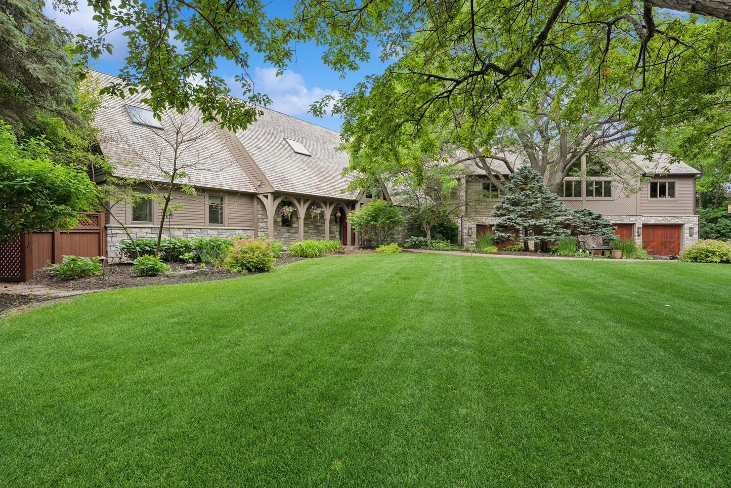 10420 Bluff Circle, Chaska, MN 55318