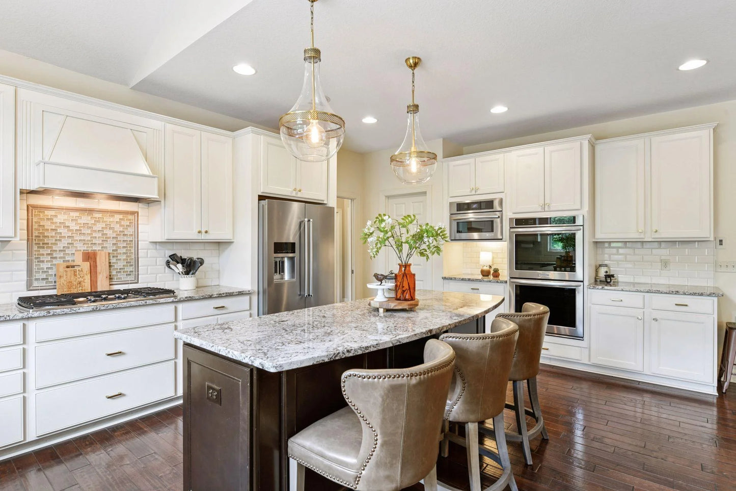 10009 Frederick Place, Eden Prairie, MN 55347