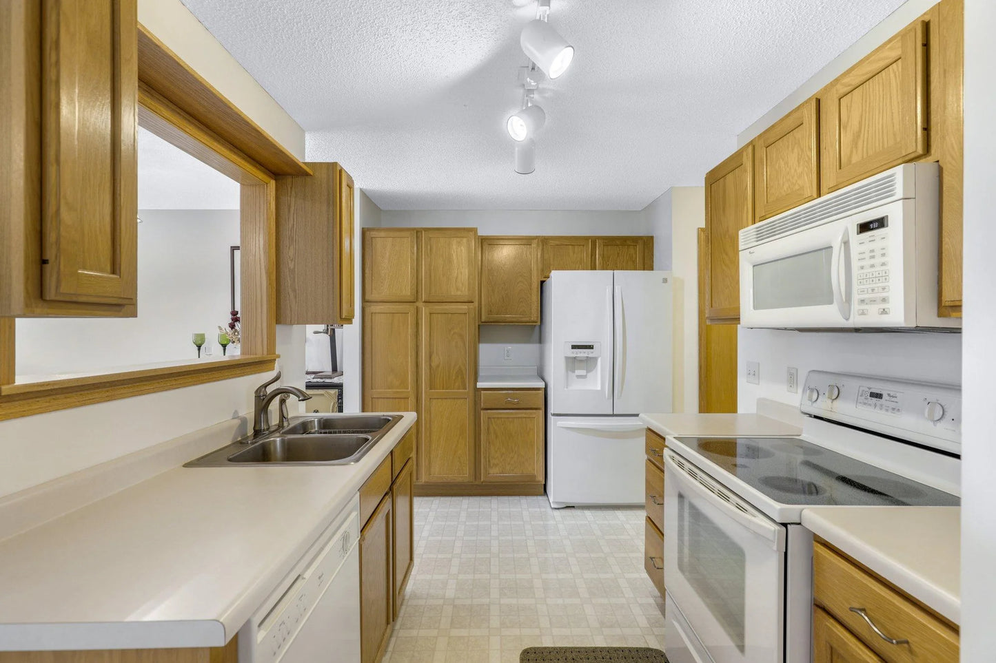 10450 64th Way, Albertville, MN 55301