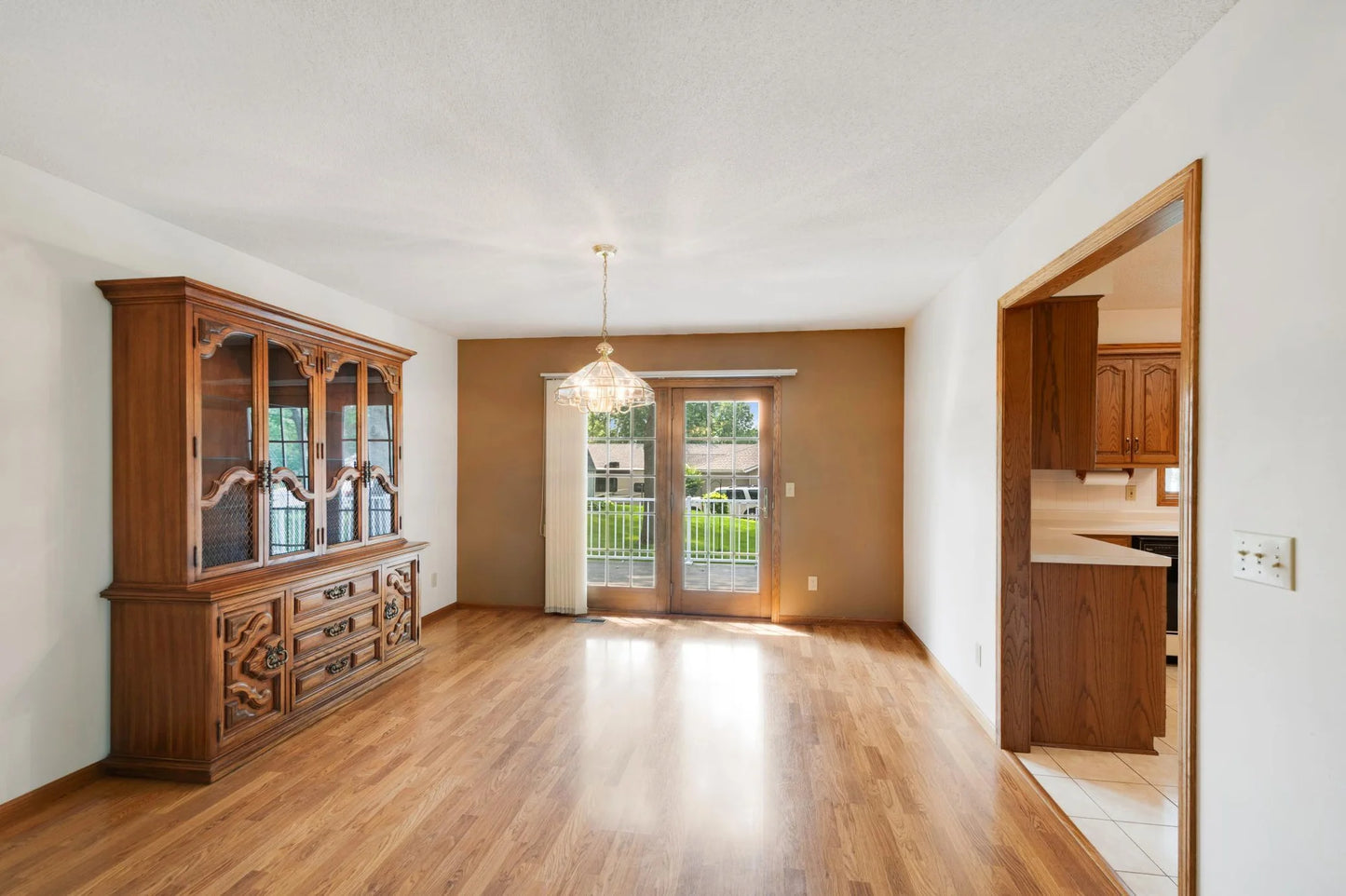 105 Knollwood Street, Annandale, MN 55302