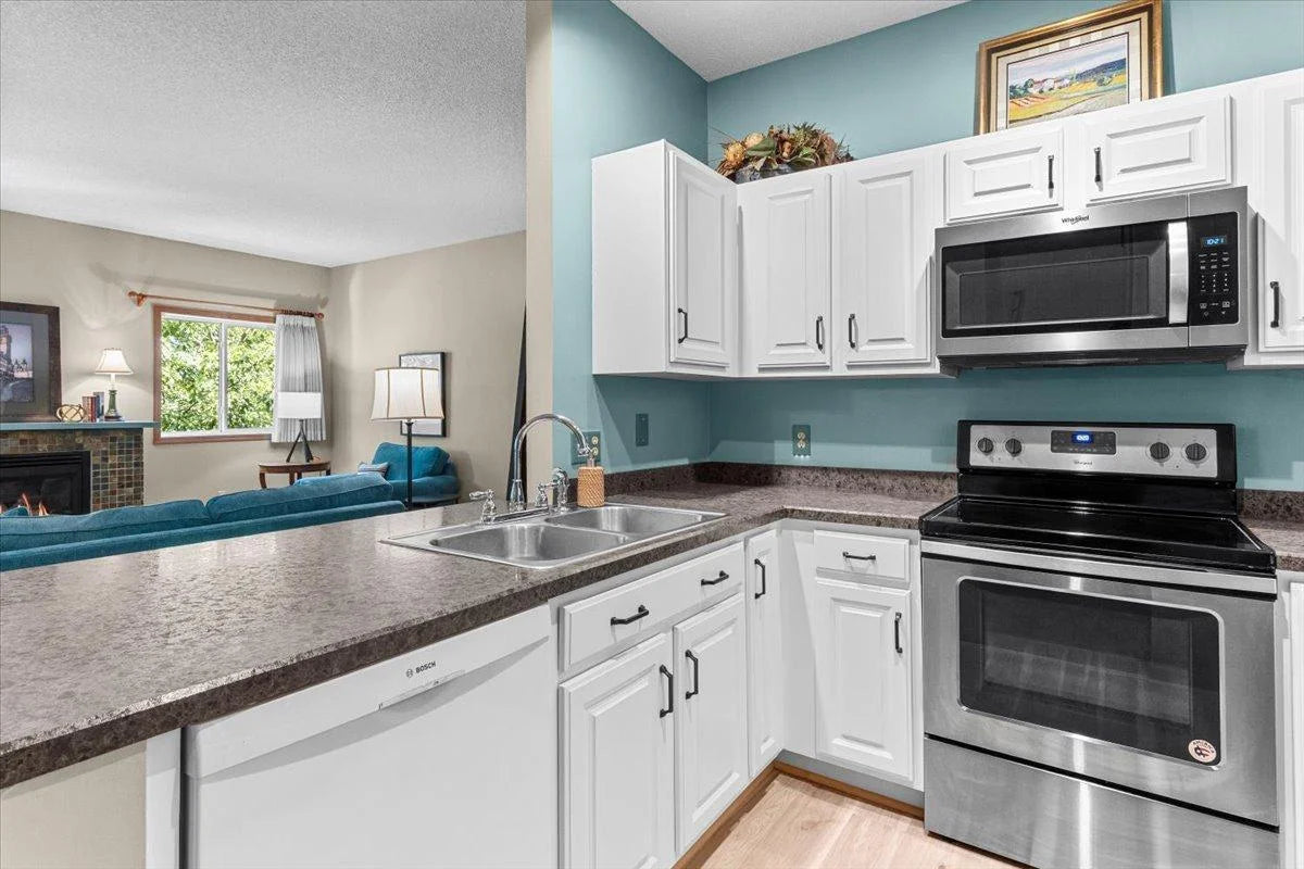 577 Woodduck Drive, Woodbury, MN 55125