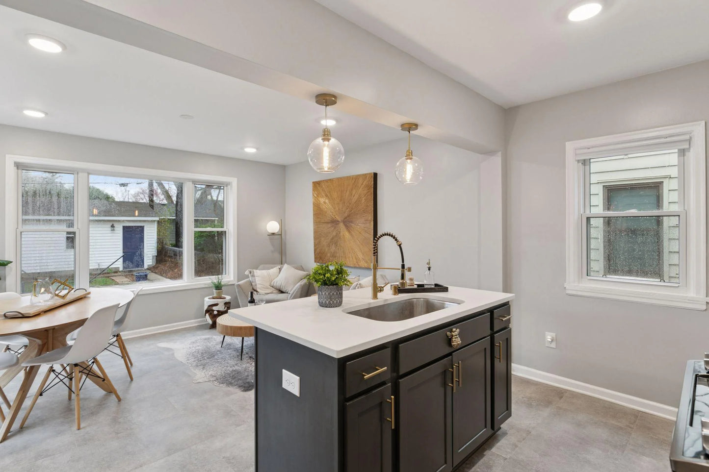 5217 France Avenue, Minneapolis, MN 55410