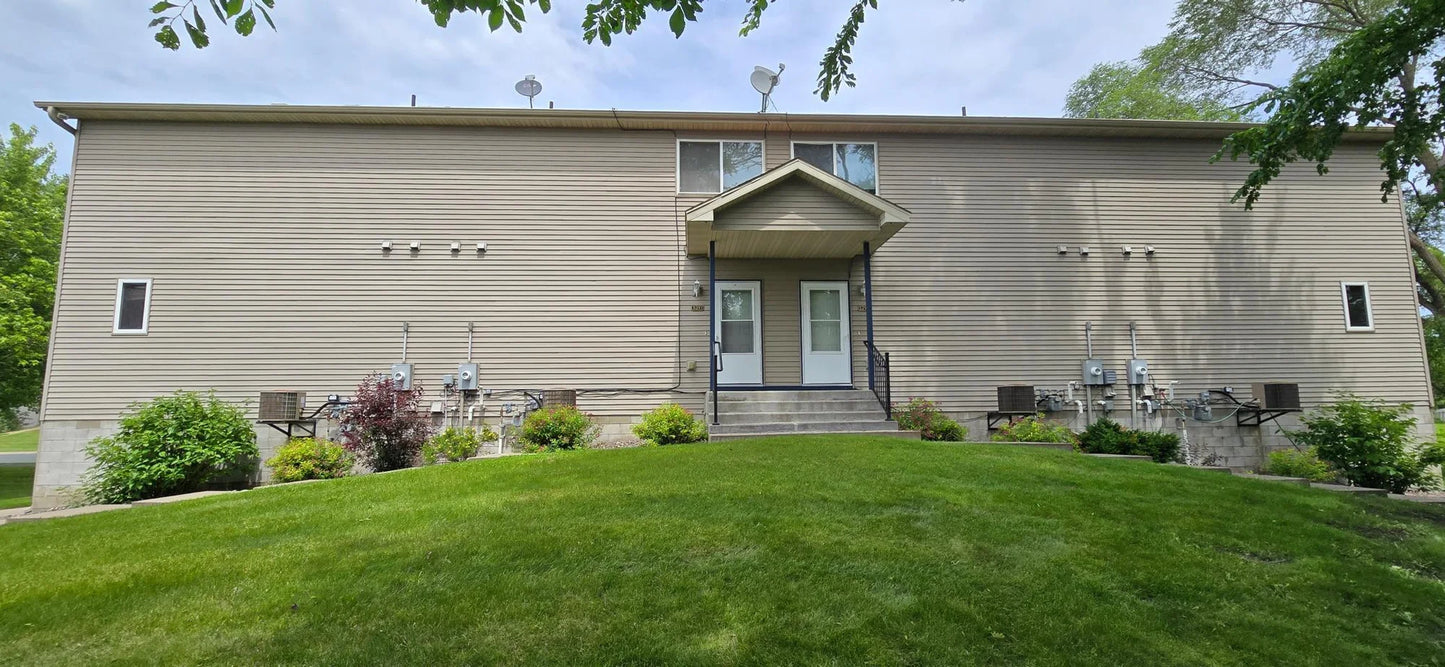 5293 Manchester Drive, Maple Plain, MN 55359